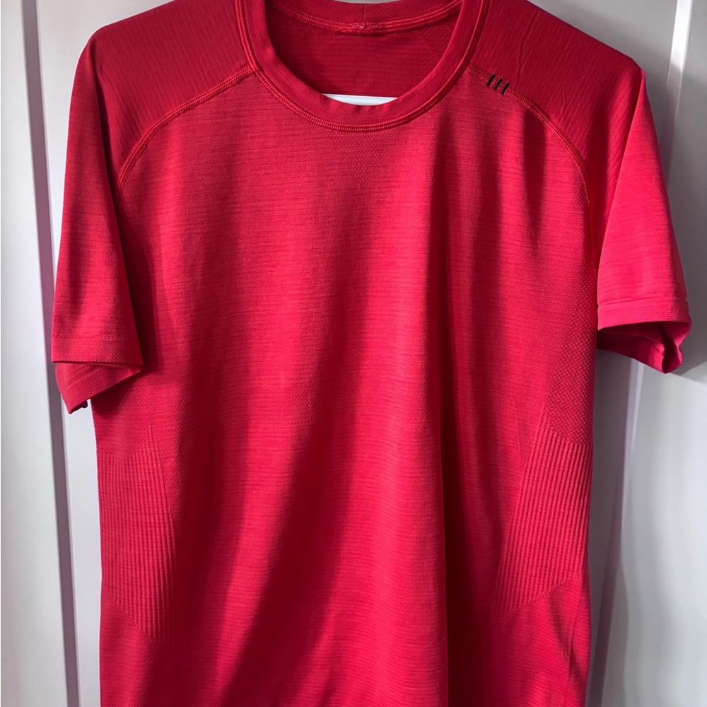 Lululemon Athletica Red Short Sleeve Tee